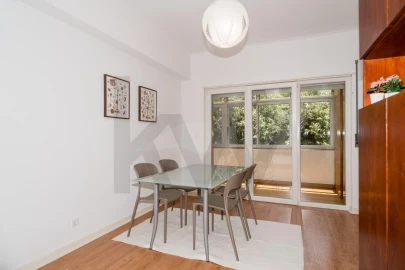 Apartamento T2 para Arrendamento em Algés, Linda-A-Velha e Cruz Quebrada-Dafundo