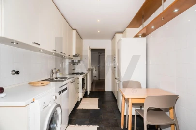 Apartamento T2 para Arrendamento em Algés, Linda-A-Velha e Cruz Quebrada-Dafundo