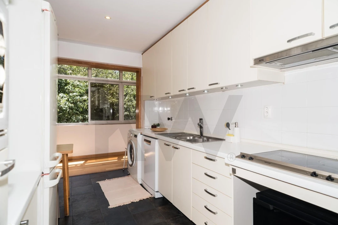 Apartamento T2 para Arrendamento em Algés, Linda-A-Velha e Cruz Quebrada-Dafundo Foto 9