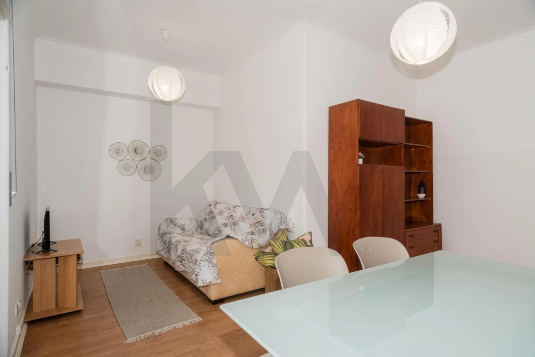 Apartamento T2 para Arrendamento em Algés, Linda-A-Velha e Cruz Quebrada-Dafundo Foto 4