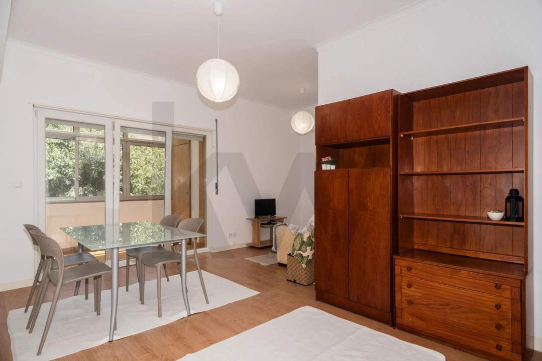 Apartamento T2 para Arrendamento em Algés, Linda-A-Velha e Cruz Quebrada-Dafundo Foto 3