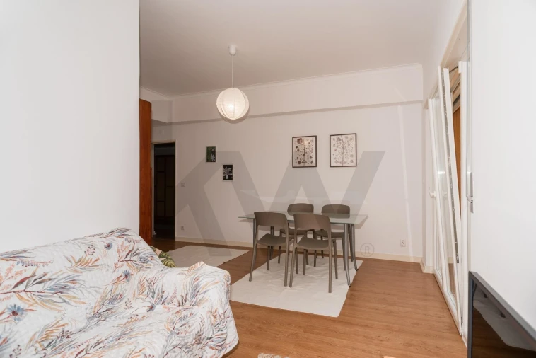 Apartamento T2 para Arrendamento em Algés, Linda-A-Velha e Cruz Quebrada-Dafundo Foto 6