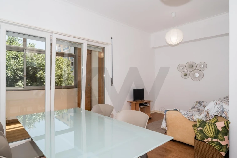 Apartamento T2 para Arrendamento em Algés, Linda-A-Velha e Cruz Quebrada-Dafundo Foto 8