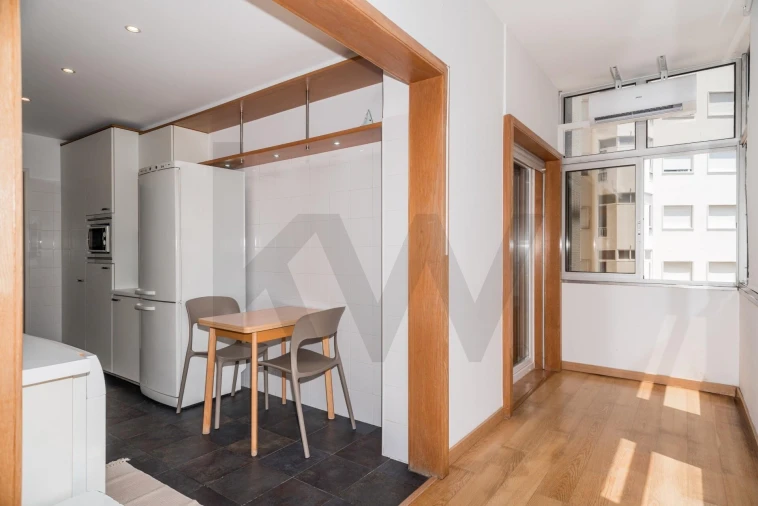 Apartamento T2 para Arrendamento em Algés, Linda-A-Velha e Cruz Quebrada-Dafundo Foto 13