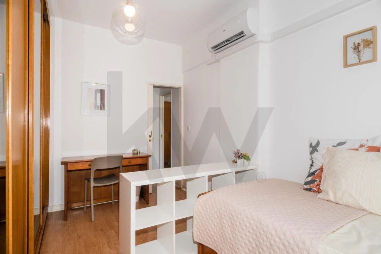 Apartamento T2 para Arrendamento em Algés, Linda-A-Velha e Cruz Quebrada-Dafundo Foto 15