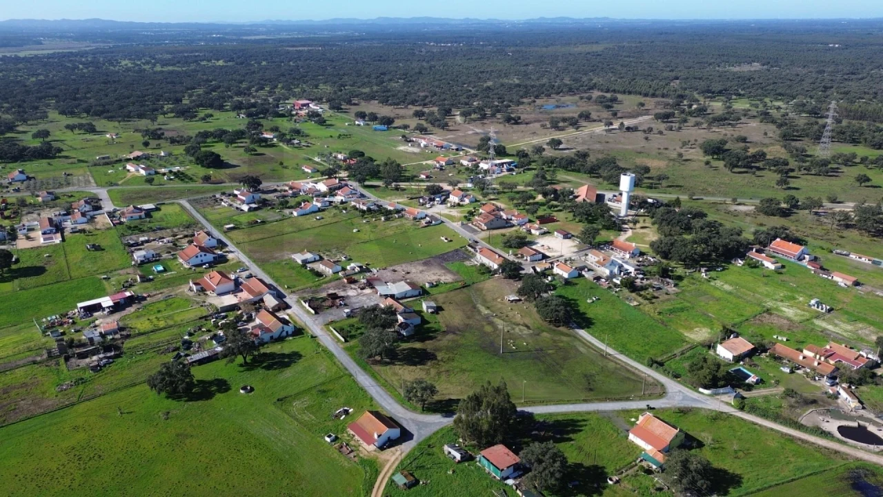 Terreno para Venda em São Domingos e Vale de Água Foto 14