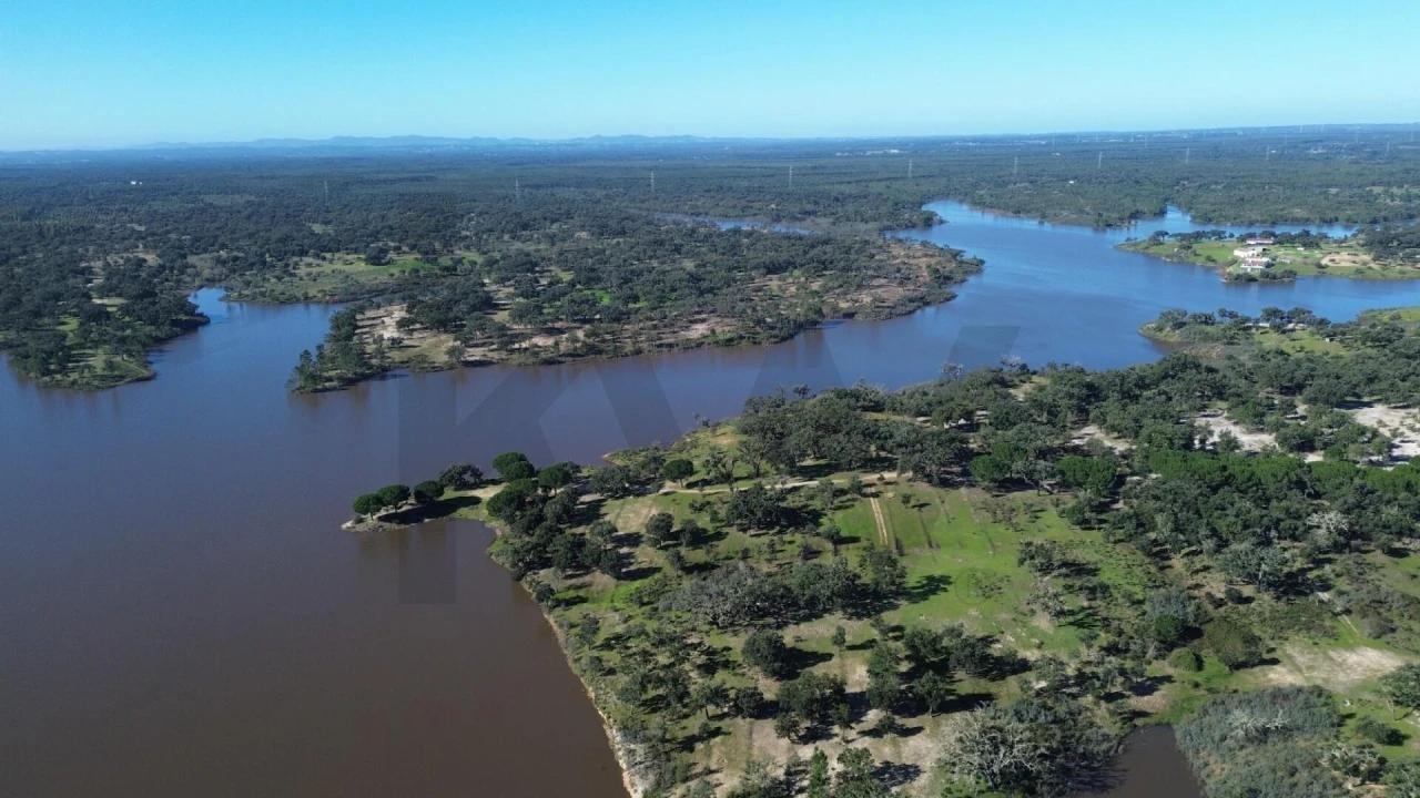 Terreno para Venda em São Domingos e Vale de Água Foto 13