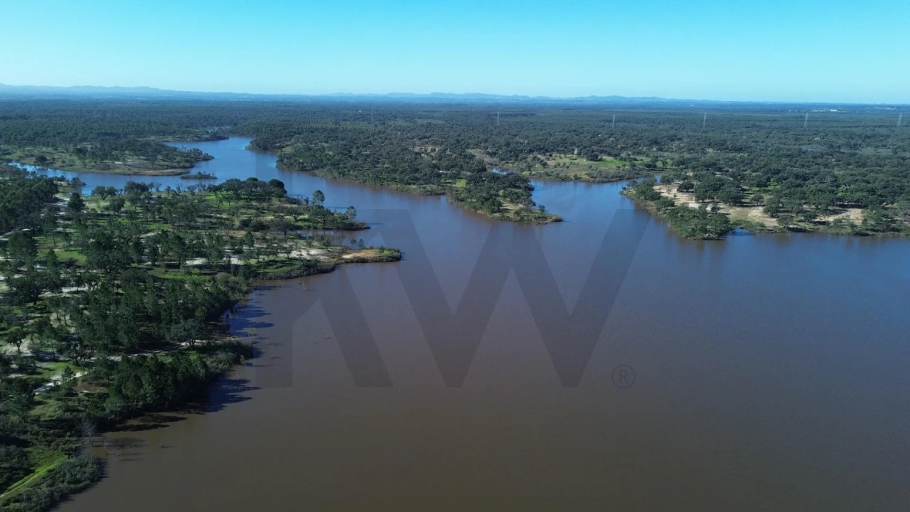 Terreno para Venda em São Domingos e Vale de Água Foto 15