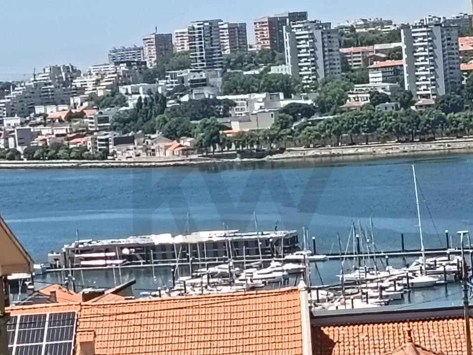 Moradia T4 para Venda em Canidelo Foto 3