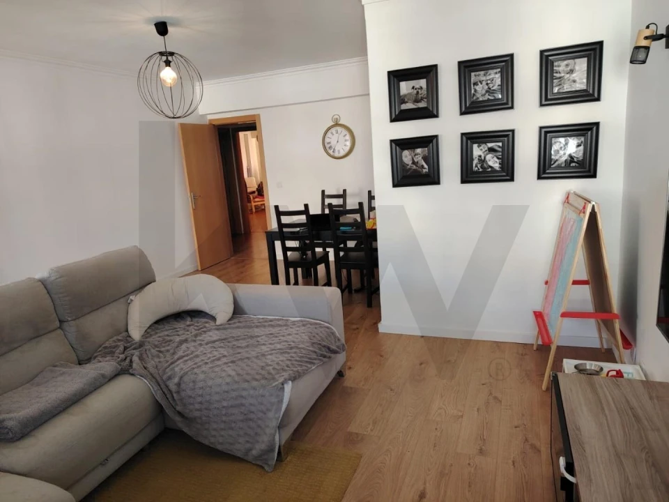 Apartamento T3 para Venda em Alfragide Foto 1