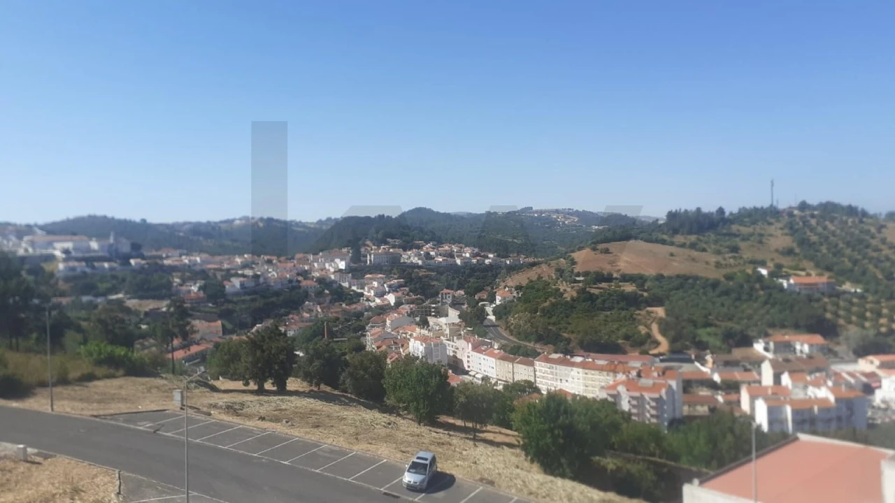 Loja para Venda em Alenquer (Santo Estêvão e Triana) Foto 1