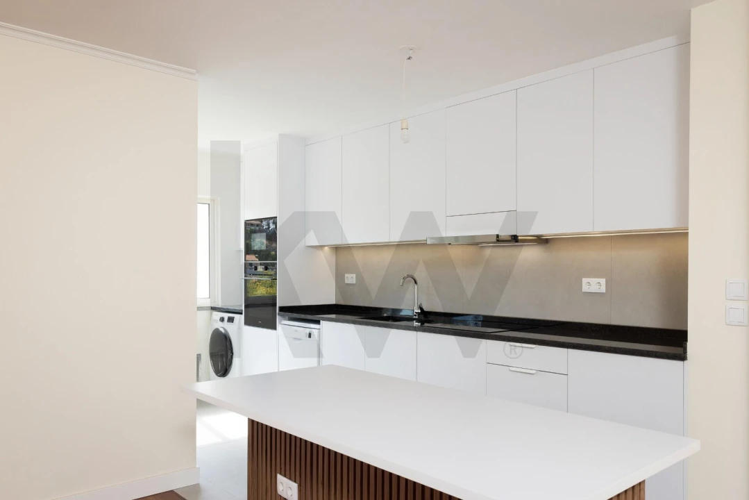 Apartamento T3 para Arrendamento em São Martinho Foto 6