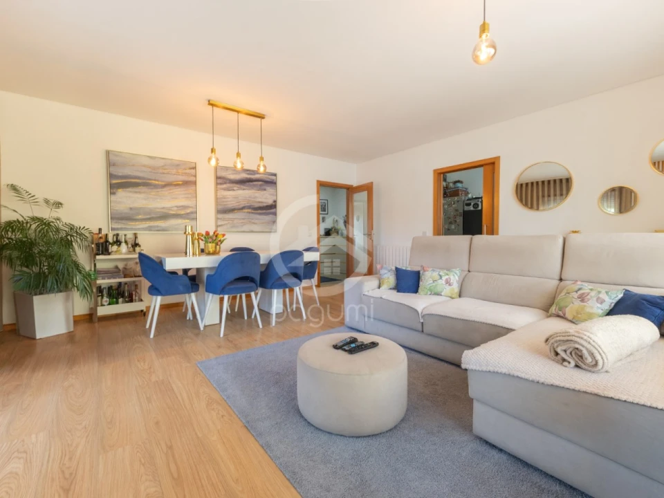 Apartamento T2 para Venda em Guilhufe e Urrô Foto 1
