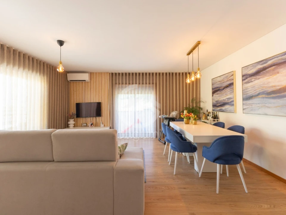 Apartamento T2 para Venda em Guilhufe e Urrô Foto 5