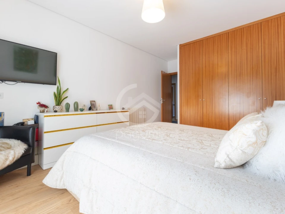 Apartamento T2 para Venda em Guilhufe e Urrô Foto 16