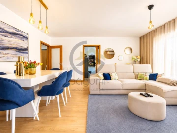Apartamento T2 para Venda em Guilhufe e Urrô