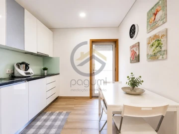 Apartamento T2 para Venda em Guilhufe e Urrô