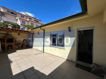 Moradia T3 para Venda em Peso da Régua e Godim
