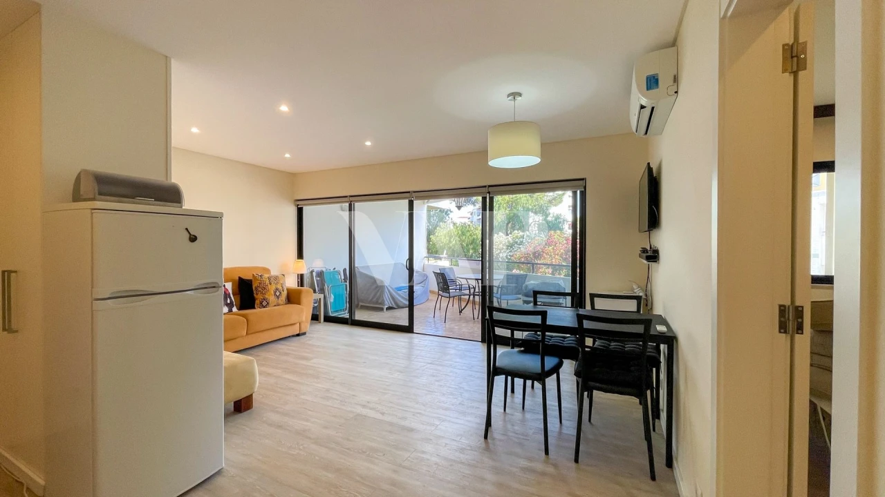 Apartamento T1 para Venda em Quarteira Foto 6