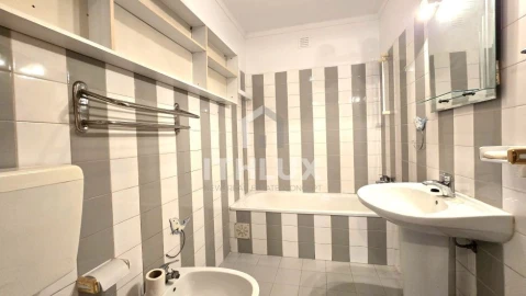 Apartamento T2 para Venda em Carnaxide e Queijas