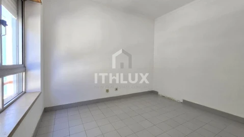 Apartamento T2 para Venda em Carnaxide e Queijas