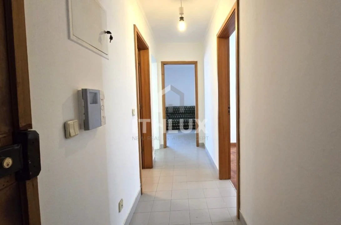 Apartamento T2 para Venda em Carnaxide e Queijas Foto 12