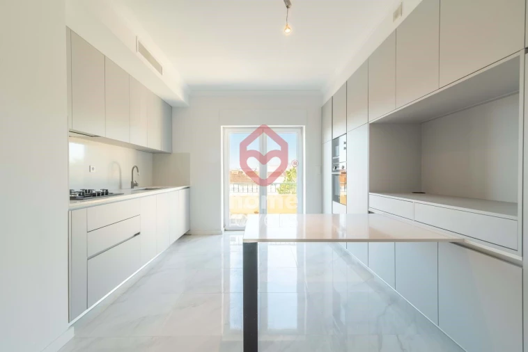 Apartamento T4 para Venda em Cascais e Estoril Foto 8