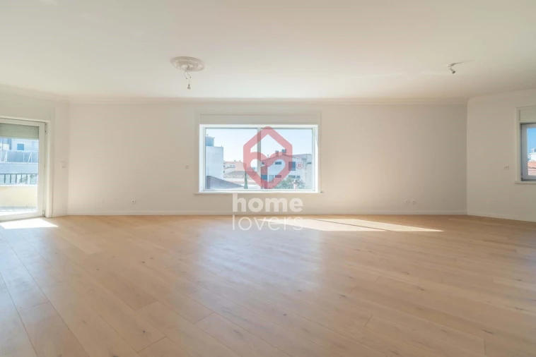 Apartamento T4 para Venda em Cascais e Estoril Foto 2