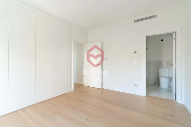 Apartamento T4 para Venda em Cascais e Estoril Foto 30