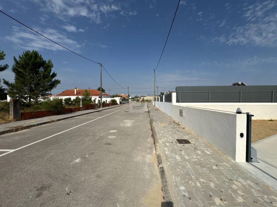 Moradia T3 para Venda em Quinta do Anjo Foto 34