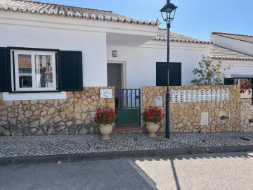 Moradia T2 para Venda em Lagos (São Sebastião e Santa Maria)