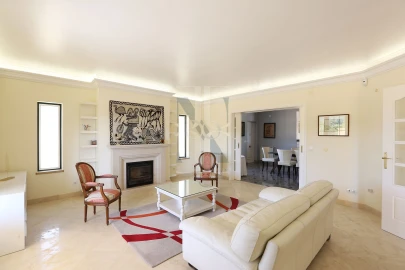 Moradia T4 para Venda em Valado dos Frades