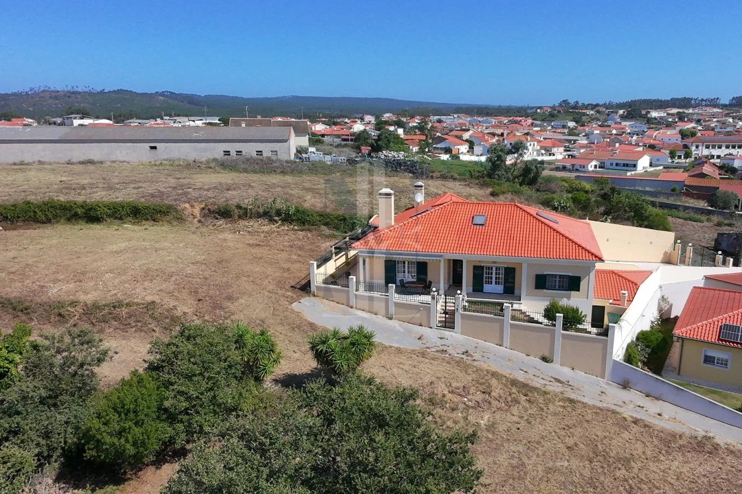 Moradia T4 para Venda em Valado dos Frades Foto 34