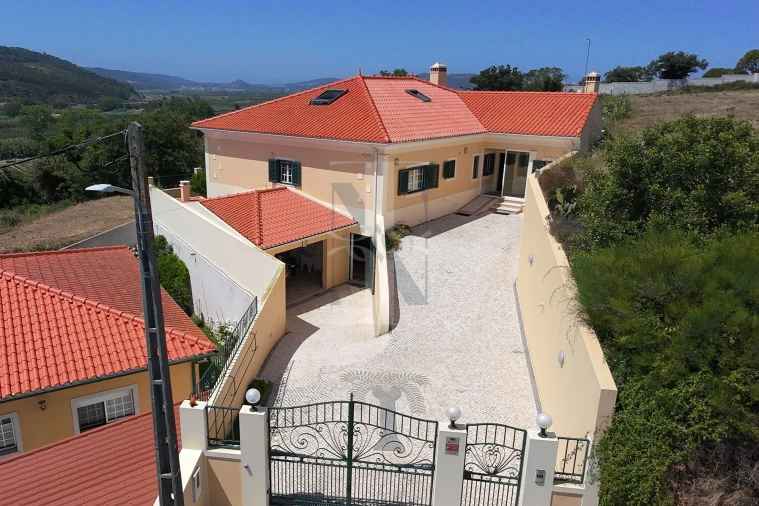 Moradia T4 para Venda em Valado dos Frades Foto 39
