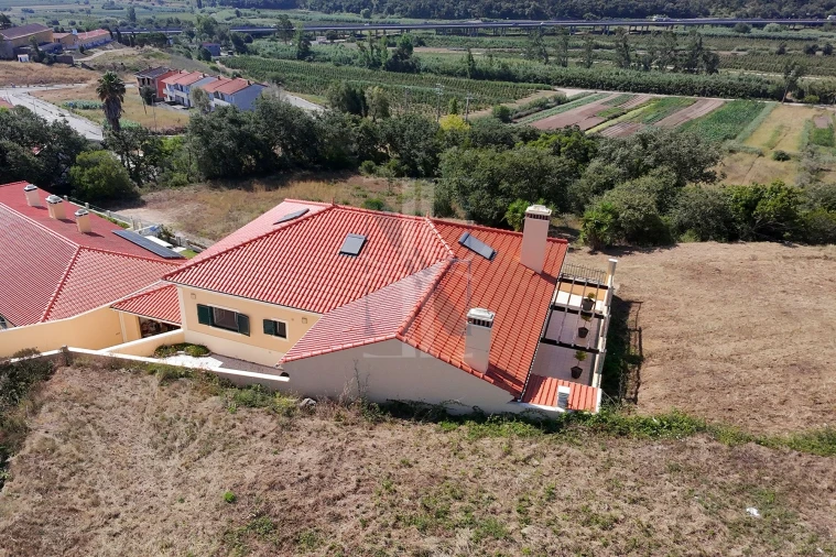 Moradia T4 para Venda em Valado dos Frades Foto 37