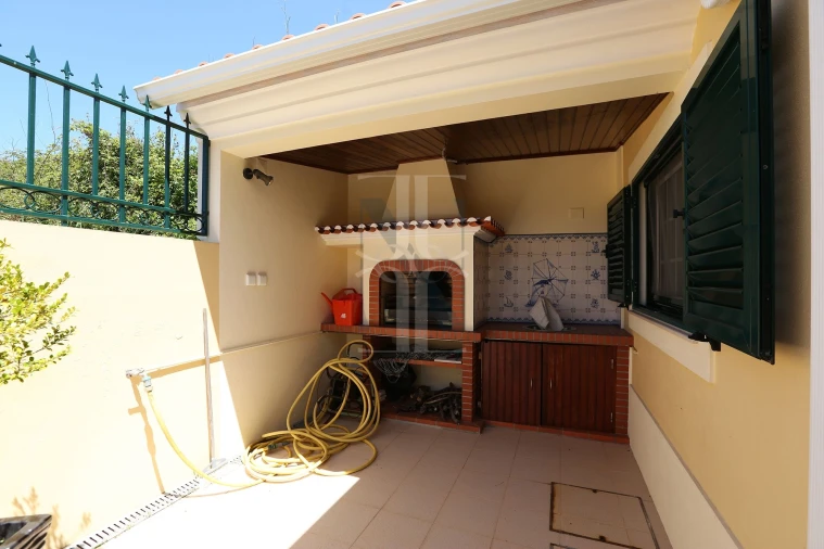 Moradia T4 para Venda em Valado dos Frades Foto 31