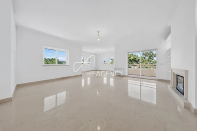 Apartamento T4 para Arrendamento em Cascais e Estoril