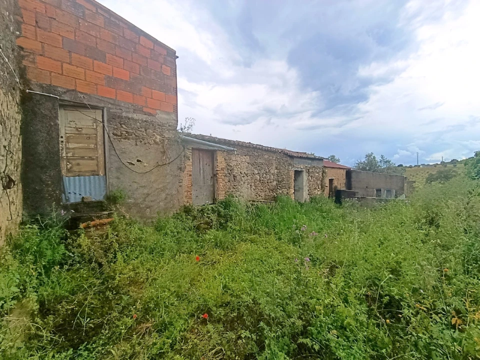 Moradia para Venda em Valhascos Foto 2