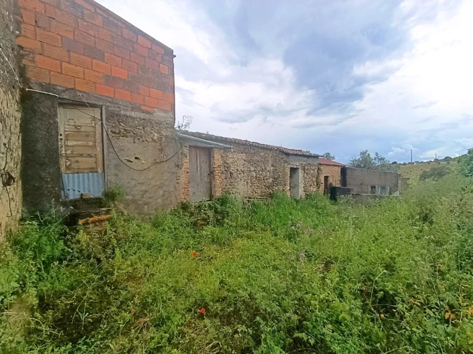Moradia para Venda em Valhascos Foto 2
