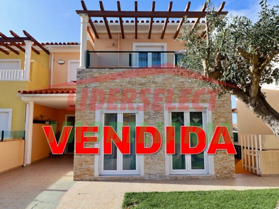 Moradia T3 para Venda em Silveira Foto 1