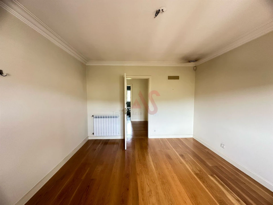 Moradia T3 para Arrendamento em Caldas de Vizela (São Miguel e São João) Foto 12