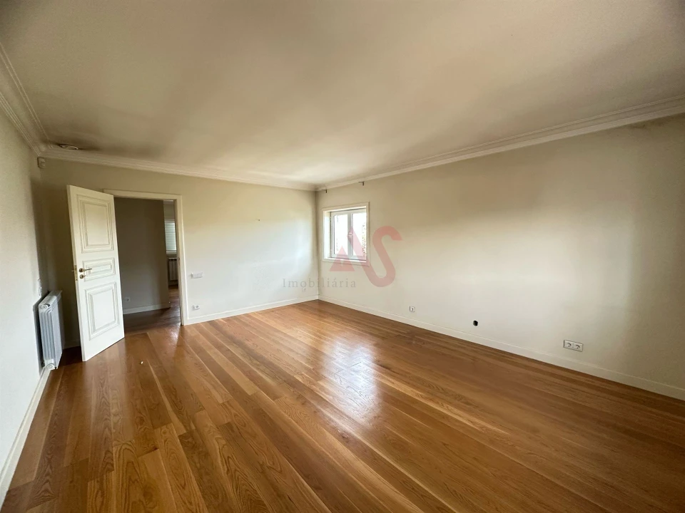 Moradia T3 para Arrendamento em Caldas de Vizela (São Miguel e São João) Foto 11