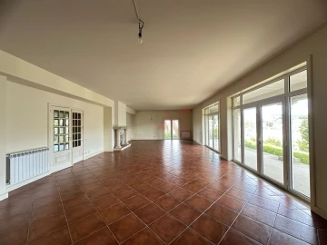 Moradia T3 para Arrendamento em Caldas de Vizela (São Miguel e São João)