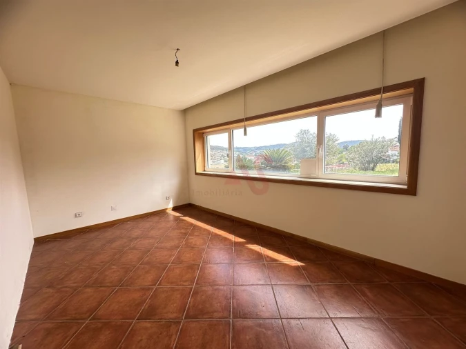 Moradia T3 para Arrendamento em Caldas de Vizela (São Miguel e São João) Foto 9