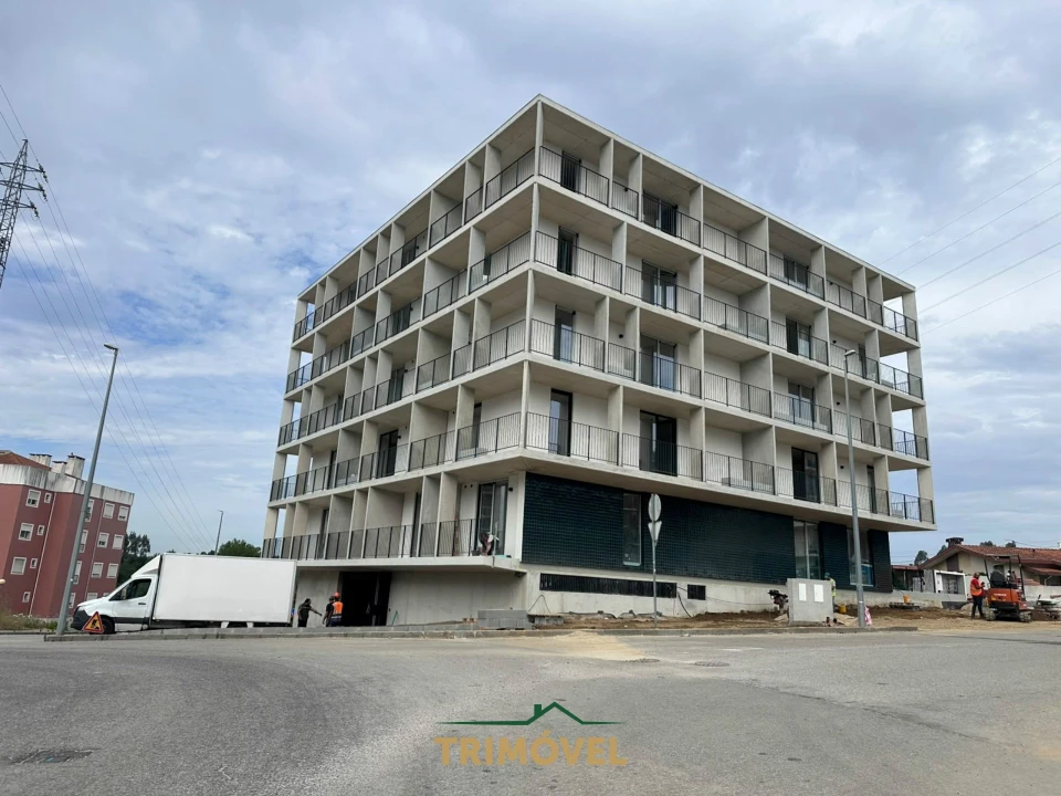 Apartamento T0 para Venda em O. Azeméis, Riba-Ul, Ul, Macinhata Seixa, Madail Foto 2