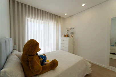 Apartamento T3 para Venda em Sobrado e Bairros