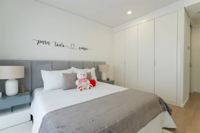 Apartamento T3 para Venda em Sobrado e Bairros