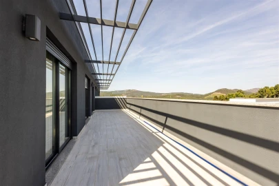 Apartamento T3 para Venda em Sobrado e Bairros