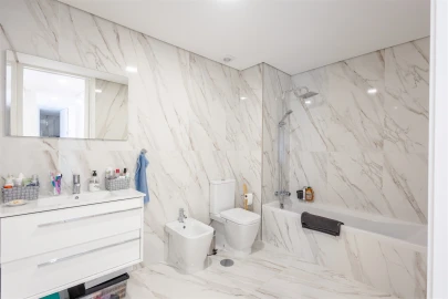 Apartamento T3 para Venda em Sobrado e Bairros