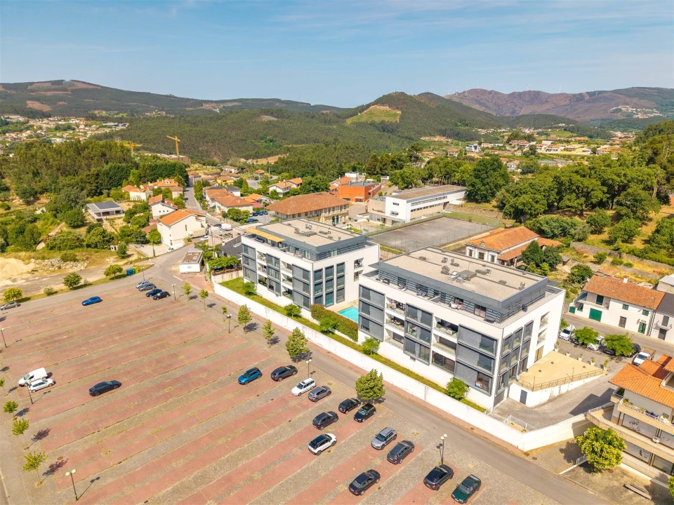 Apartamento T3 para Venda em Sobrado e Bairros Foto 2